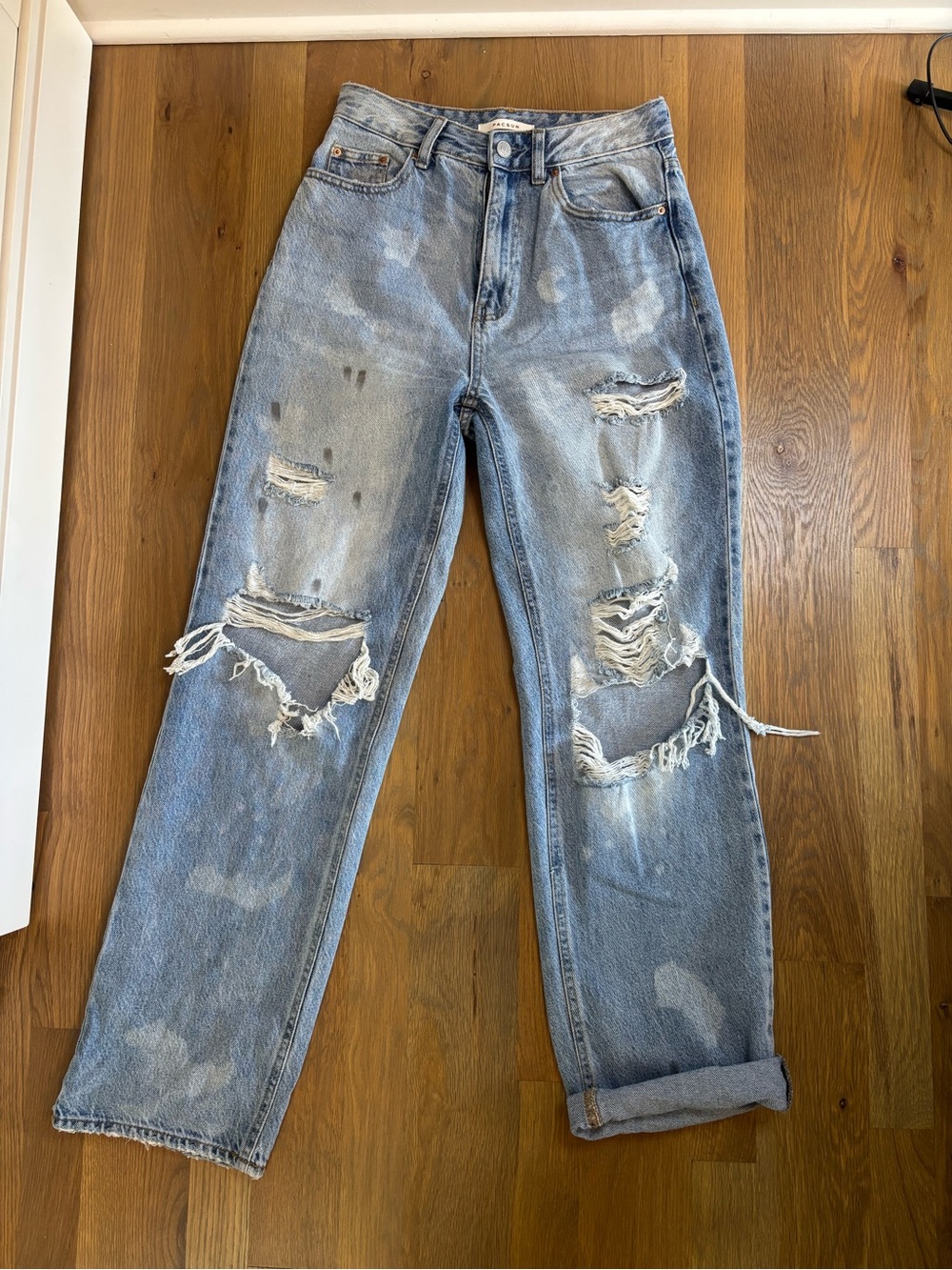 PacSun Light Blue Distressed High-waisted 90s Boyfriend Women’s Jeans